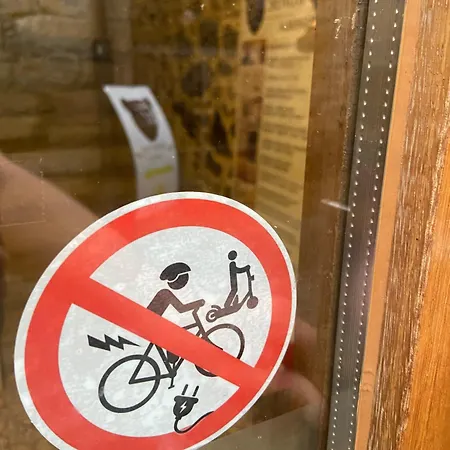 Senor Oso Hostel Molinaseca